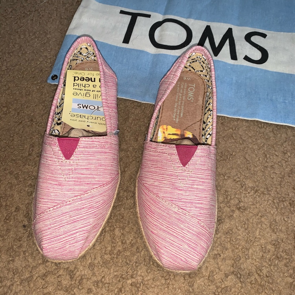 Toms